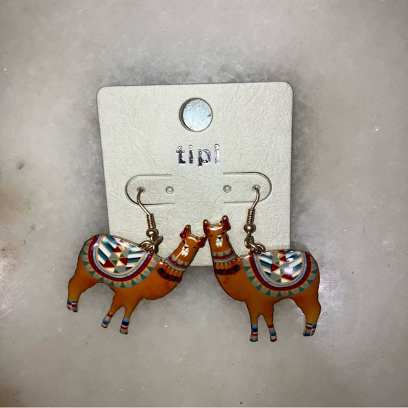 Jewelry - NWT Tipi Llama Alpaca Earrings